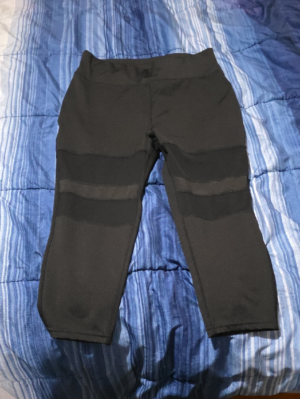 POP Fit Black Women’s Cropped Leggings with Mesh Panels